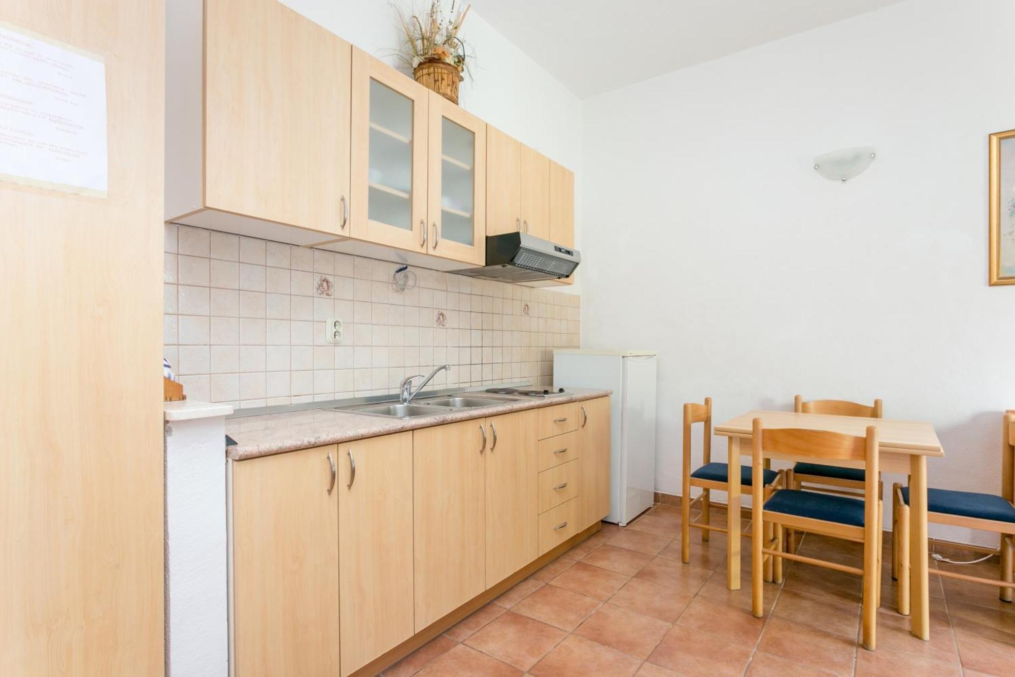 Apartments By The Sea Baska Voda, Makarska - 300 Bilik gambar