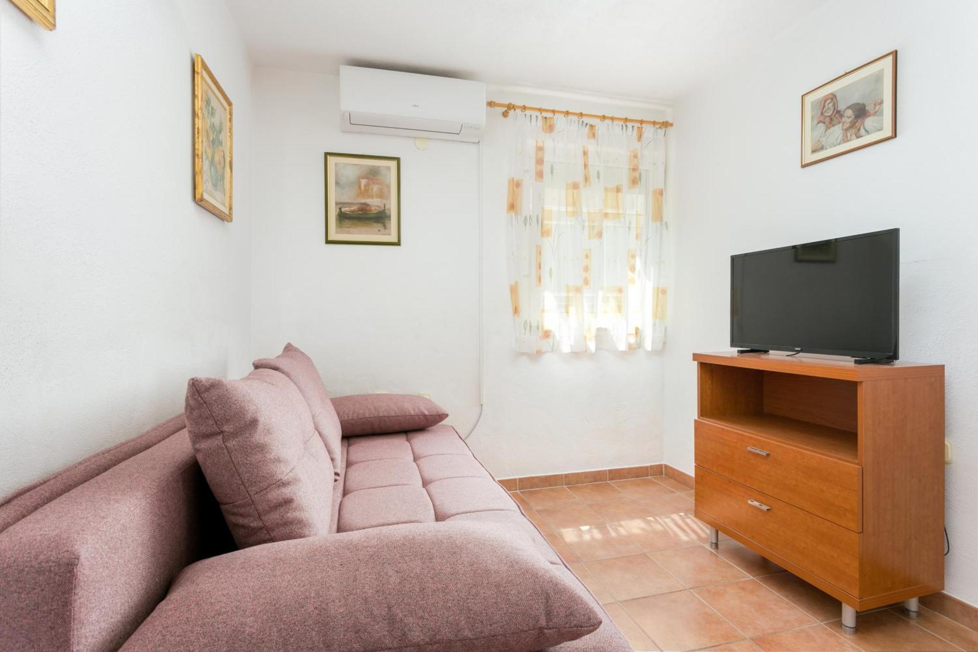Apartments By The Sea Baska Voda, Makarska - 300 Bilik gambar