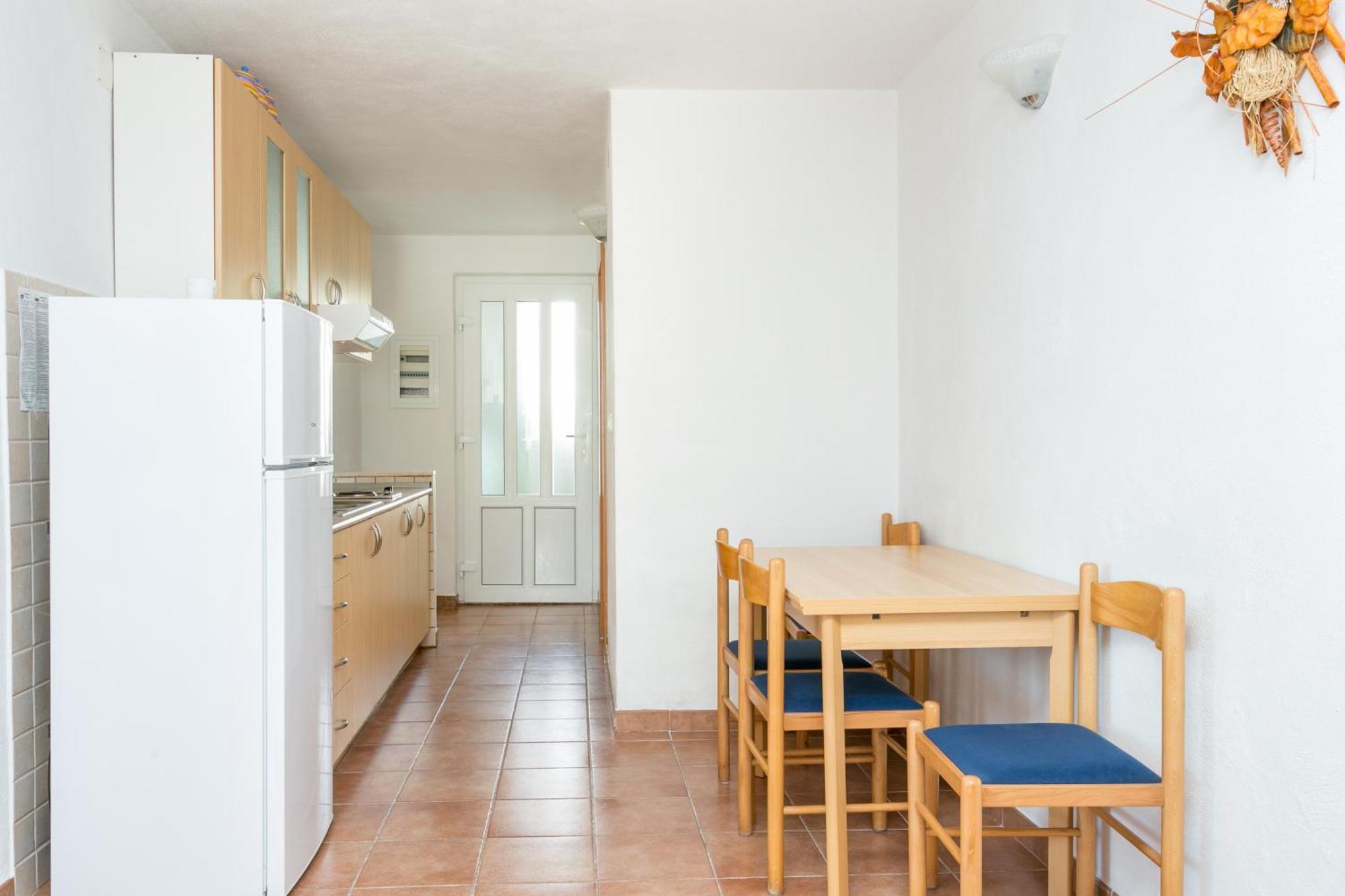 Apartments By The Sea Baska Voda, Makarska - 300 Bilik gambar